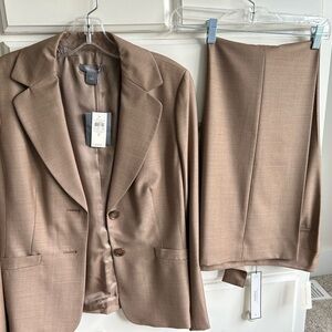 Beautiful Ann Taylor pants suit NWT